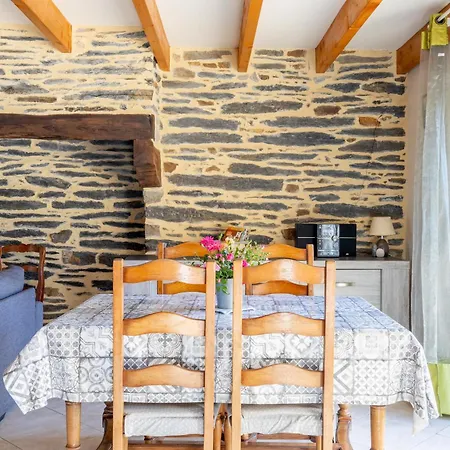 Дом отдыха Maison De 4 Pers Saint-Just (Ille-et-Vilaine)